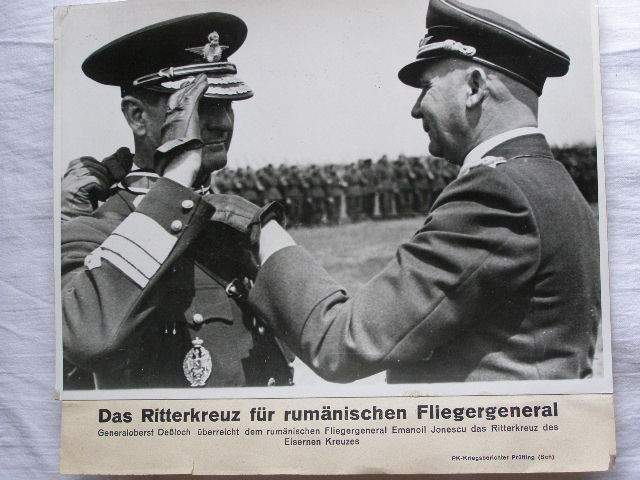 Ritterkreuzfoto rumän. Fliegergeneral E. Jonescu. 17x24cm