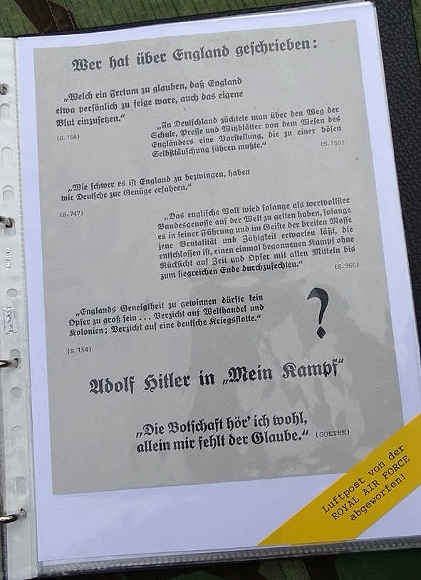 Ordner mit Allierten Abwurf Propaganda Flugblättern des 2. Weltkriegs, 17 Original, 10 Kopie Ordner mit Allierten Abwurf Propaganda Flugblättern des 2. Weltkriegs, 17 Original, 10 Kopie