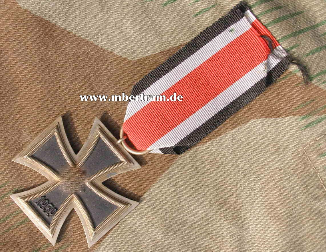 EISERNES KREUZ 1939 2. KLASSE AM BAND o. HERSTELLER
