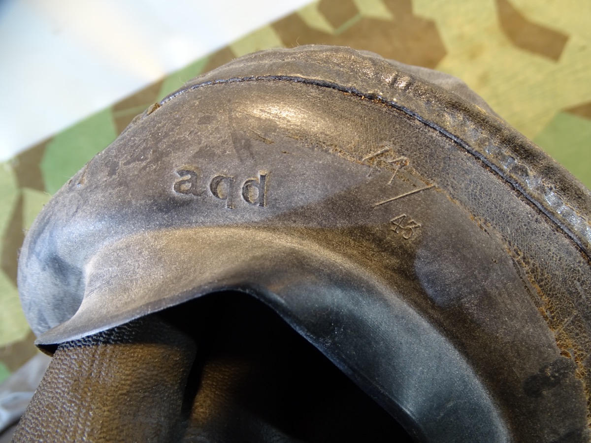 2 neuwertige, unterschiedliche Wehrmacht Kavallerie Pferde Gasschutz Strümpfe 41, " aqd" 