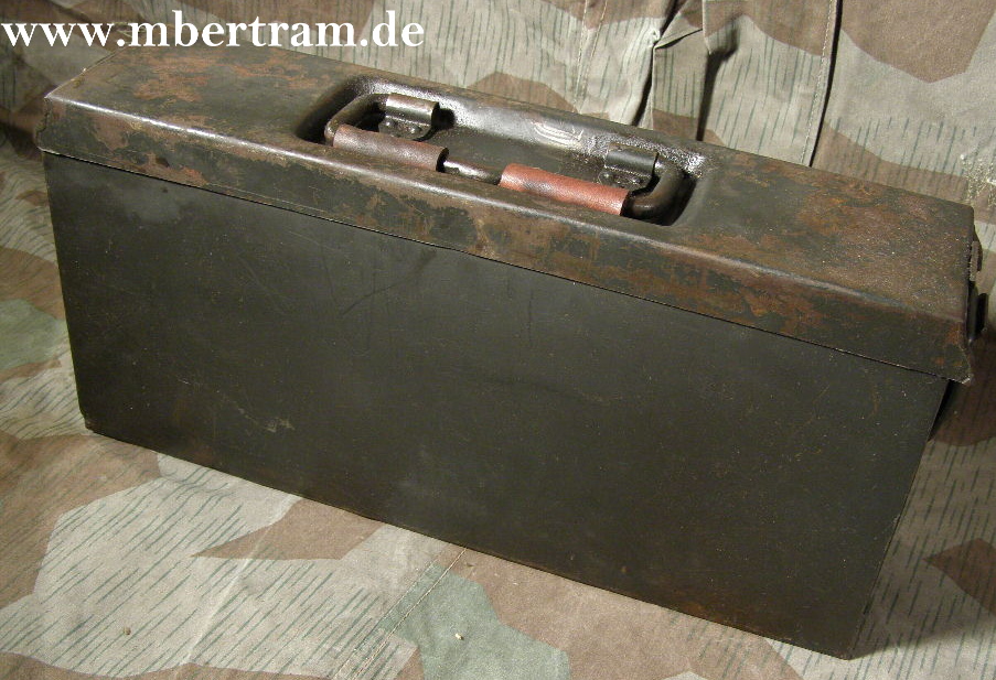 WH MG 34/42 Patronenkasten 41 , "ada"- WaA. Feldgrau