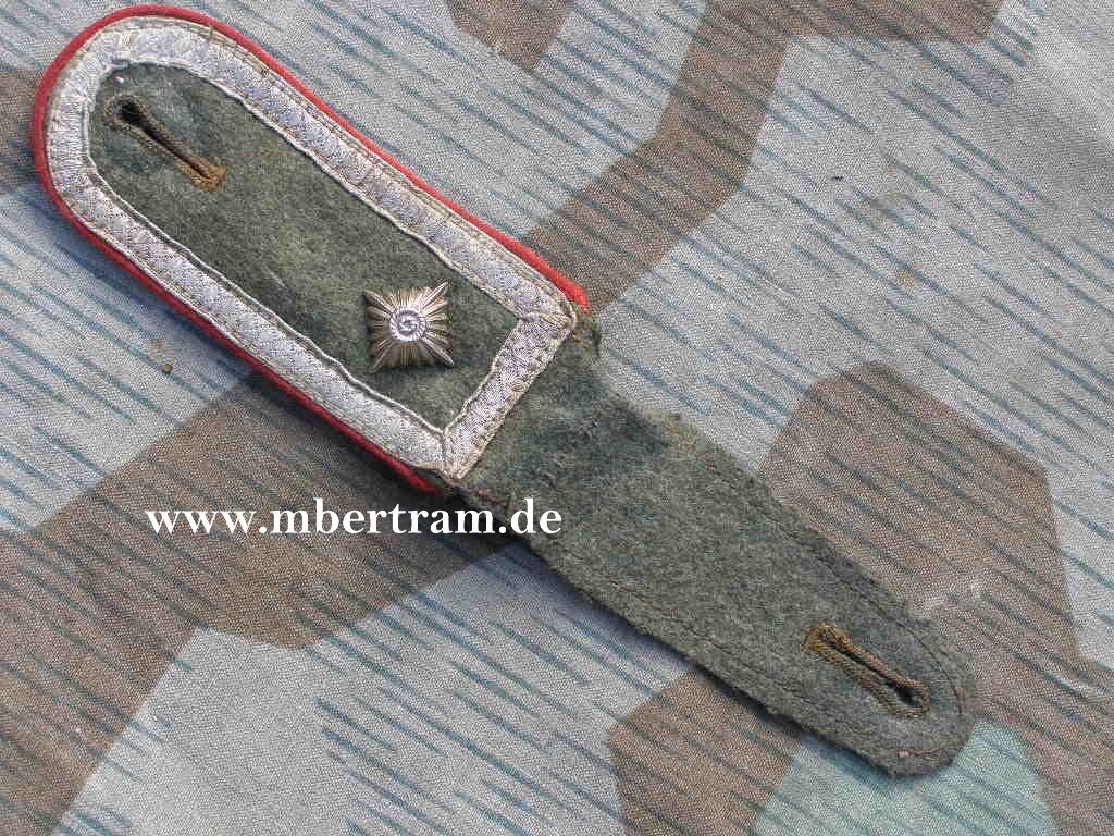 Schulterklappe Feldwebel Artillerie oder Sturmgeschütze