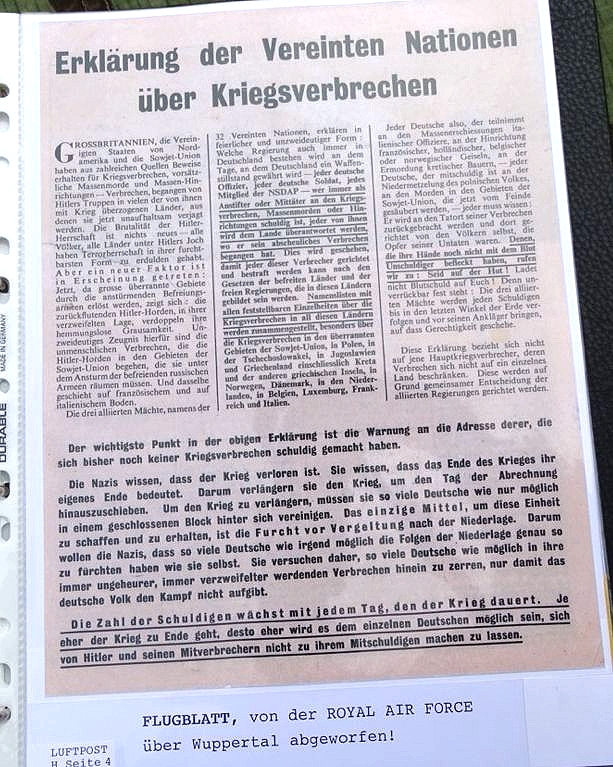 Ordner mit Allierten Abwurf Propaganda Flugblättern des 2. Weltkriegs, 17 Original, 10 Kopie Ordner mit Allierten Abwurf Propaganda Flugblättern des 2. Weltkriegs, 17 Original, 10 Kopie