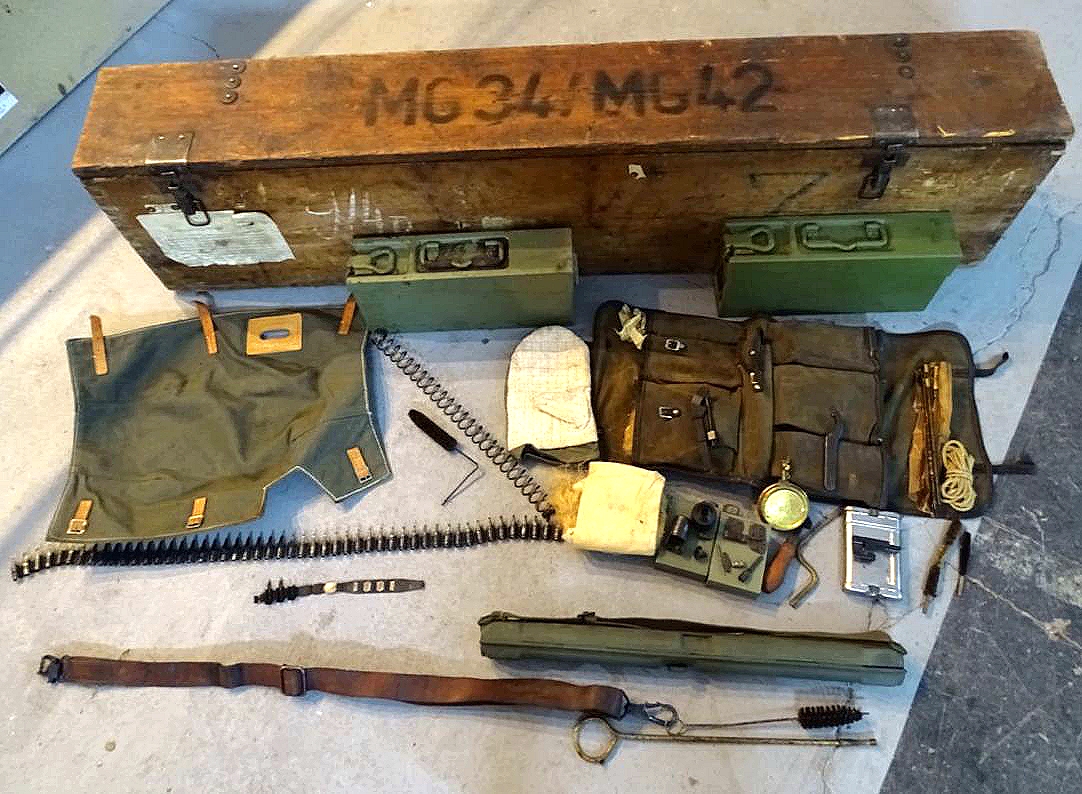 Original Waffenkiste Wehrmacht für 1x MG 42 oder MG 34 mit Zubehörsatz MG 42/53