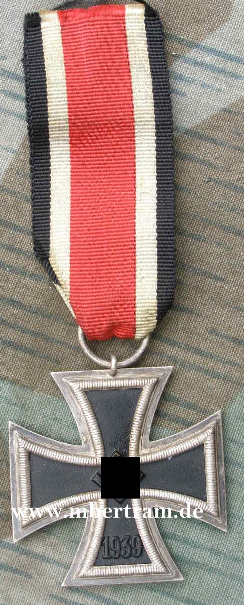 EISERNES KREUZ 1939 2. KLASSE AM BAND o. HERSTELLER