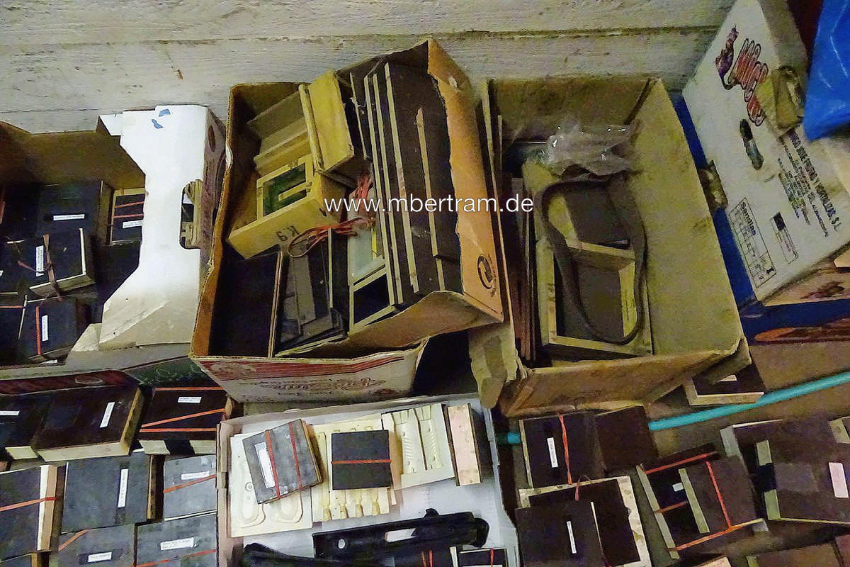 20071-18 135 Gussformen für historische Pistolen und MP / MG Griffschalen , komplettes Gewerbe