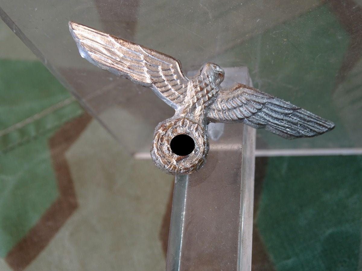 Mützenadler Wehrmacht Heer, alle 3 Splinte erhalten. 
