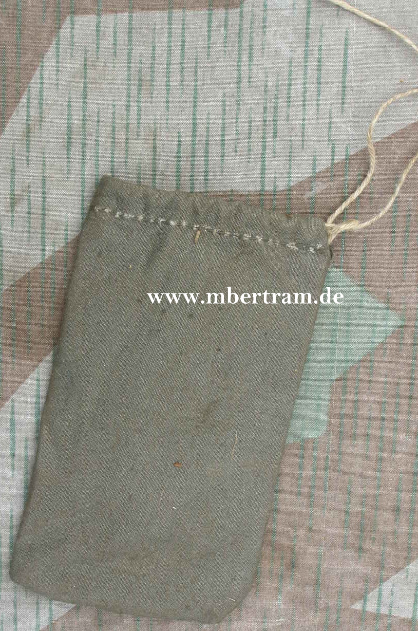 10332-21 WH MG 42 Zubehörtasche, 1944/45 Ersatzstoff, gefüllt