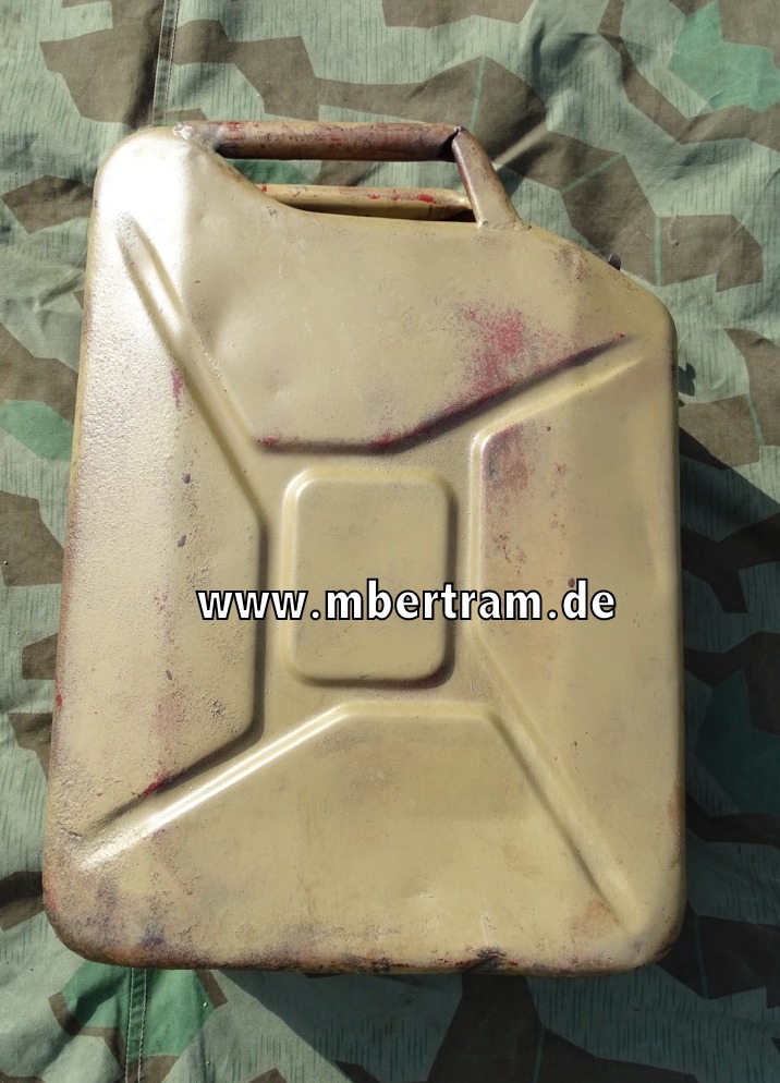 Benzin Kanister," Kraftstoff Feuergefährlich ,1944, Wehrmacht." , rot/ Lehmgelb