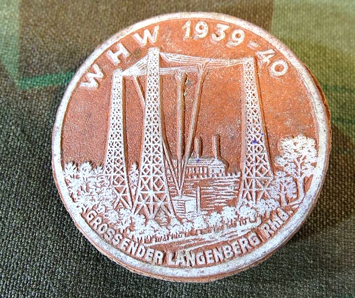 WHW Anstecker / Abzeichen, 1939-40 " Grossender Langenberg ,Rheinland. "