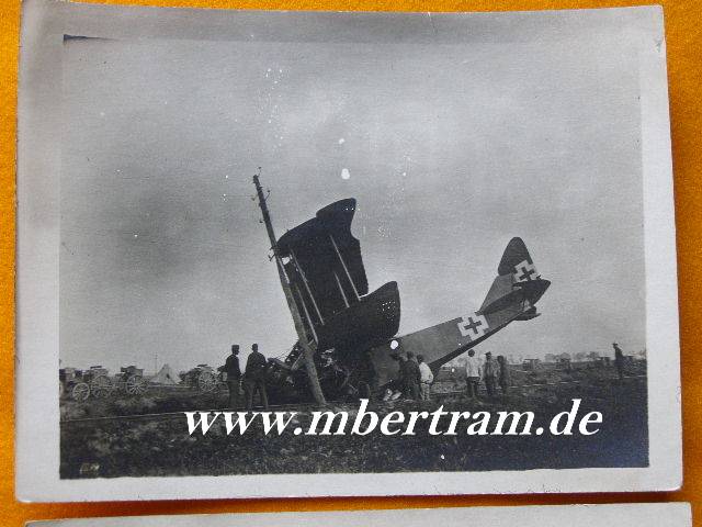 Sehr grosser abgestürzter deutscher Doppeldecker SELTEN !! Foto ca. 9x12cm.1 Weltkrieg .Aus Pilotenn