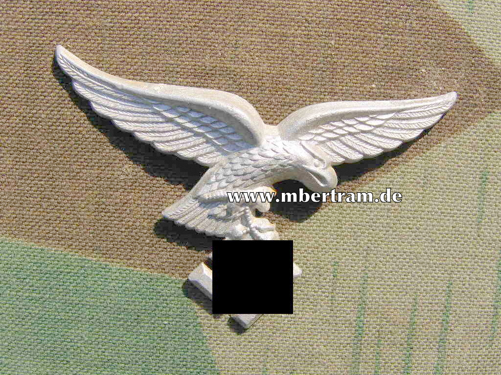 Hoheitsadler Luftwaffen Schirmmütze , Alu, I. MODELL