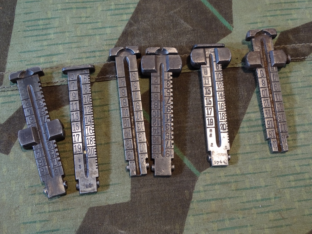 6 Visierschienen für Mauser Gewehre, teils mit Abnahme Stempeln. Kaiserlich ? 