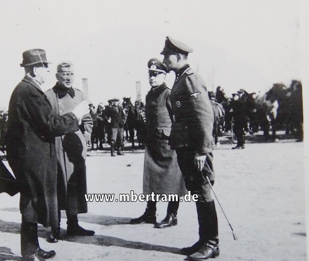 18408-22 Fotoalbum eines Angehörigen der SS Division "Germania"