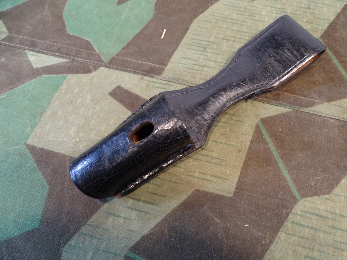 Lackleder Ausgeh Koppelschuh für Extra Seitengewehr 98,  guter Zustand. 