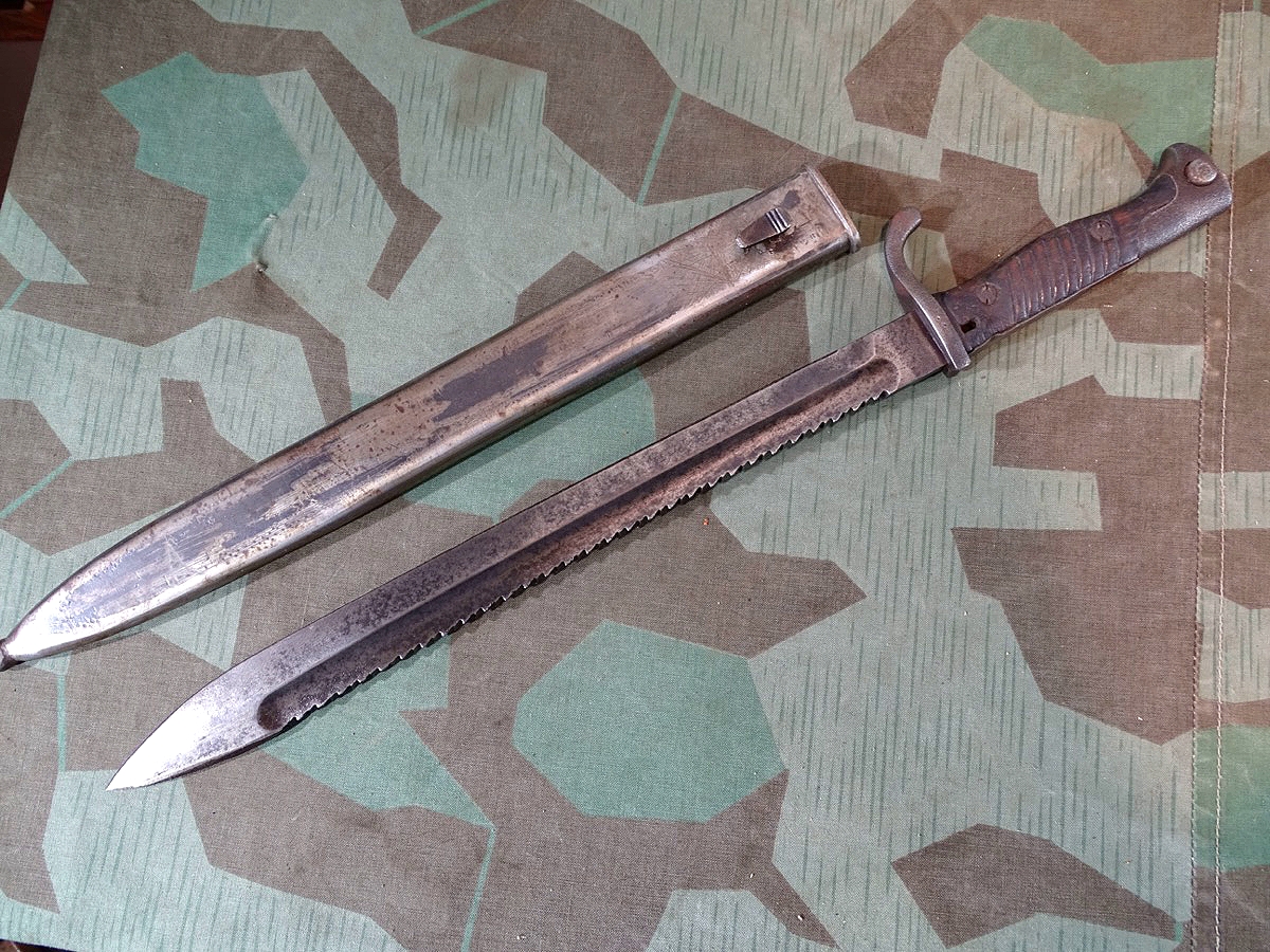 1. Weltkriegs Seitengewehr 98/05 mit Sägerücken, Mauser Oberndorf a.N. . Behelfsscheide