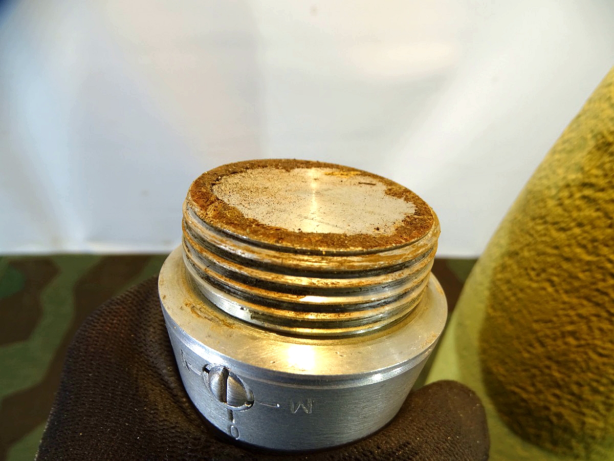 10,5 cm Spreng Granate für Feldhaubitze LFH 18 mit AZ 23 Übungszünder. 