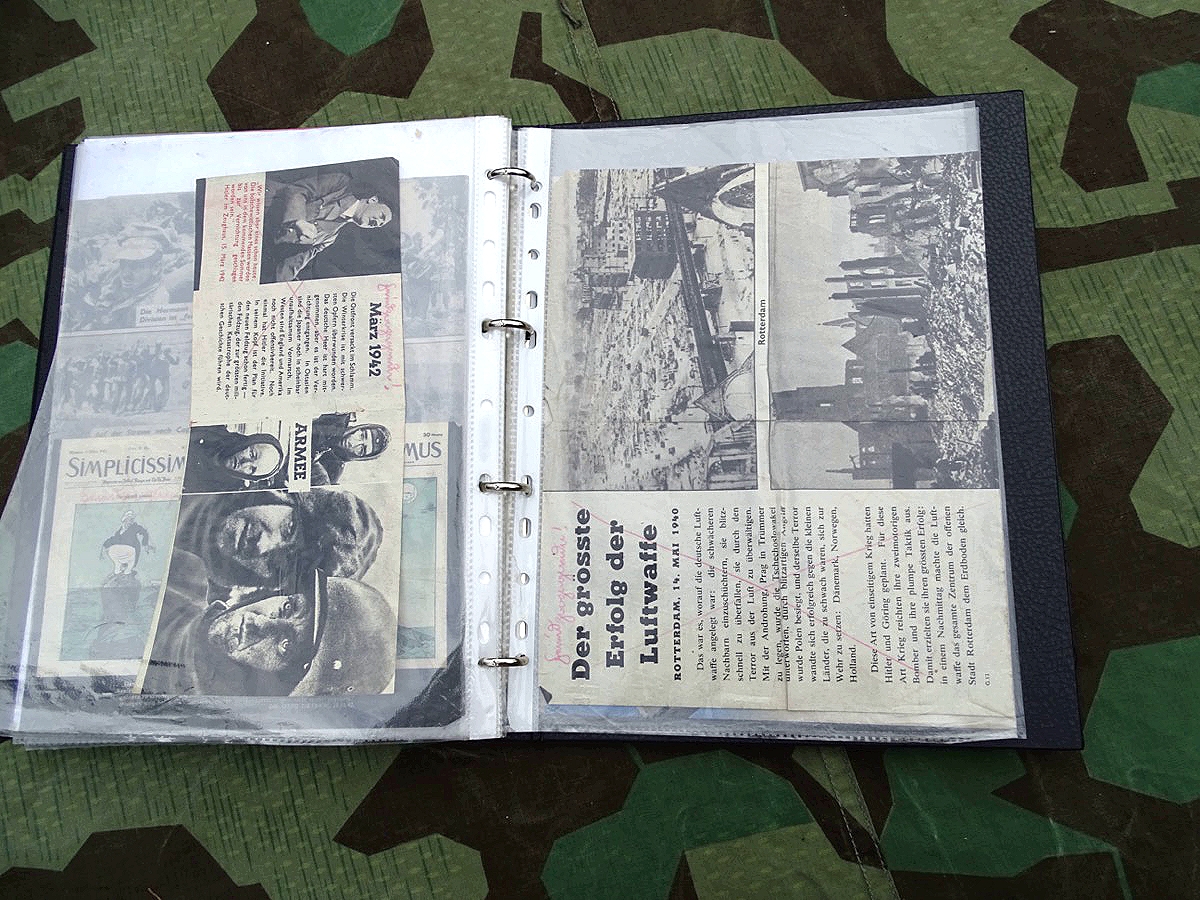 Ordner mit Allierten Abwurf Propaganda Flugblättern des 2. Weltkriegs, 17 Original, 10 Kopie Ordner mit Allierten Abwurf Propaganda Flugblättern des 2. Weltkriegs, 17 Original, 10 Kopie