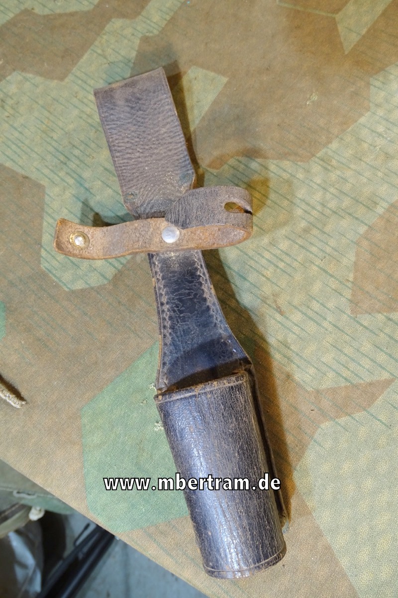 Polizei Koppelschuh für den langen Gummiknüppel " AKAH" A. Kind Hunstig 1954