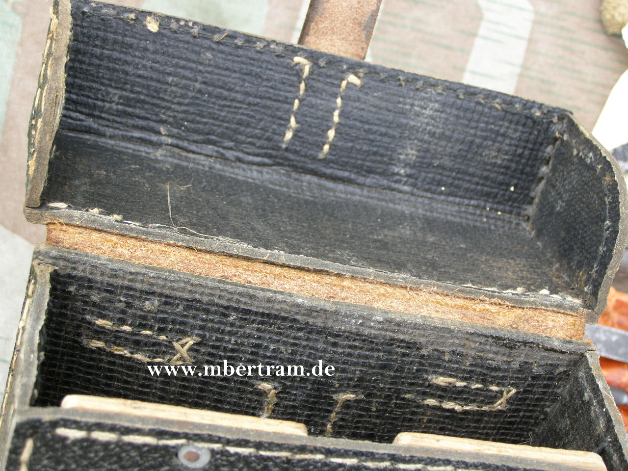 10332-7 WH MG 42 Zubehörtasche, 1944/45 Ersatzstoff, gefüllt