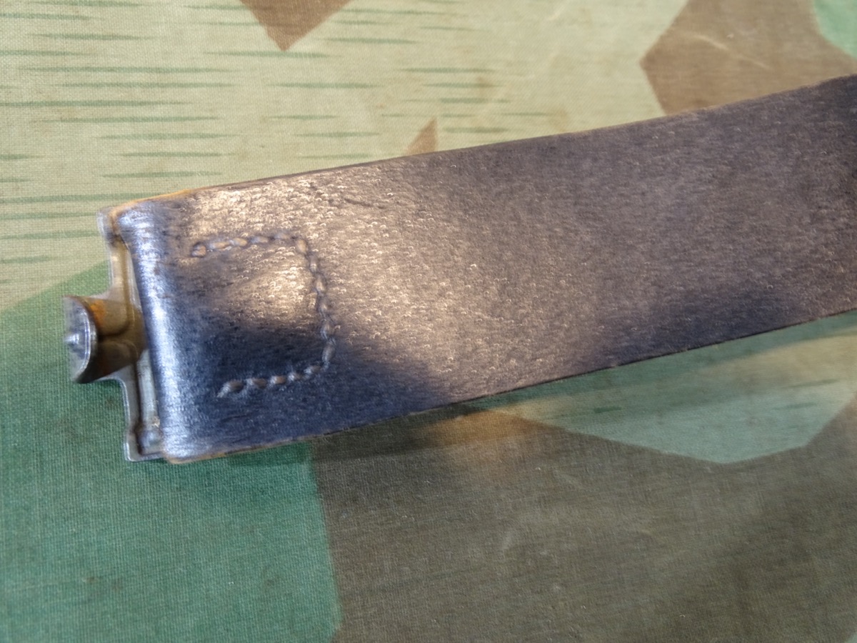 Koppelriemen für Wehrmachts Koppelschlösser, Eisenschließe, 1942, Hst. Marke. Gr. 95 cm Koppelriemen für Wehrmachts Koppelschlösser, Eisenschließe, 1942, Hst. Marke. Gr. 95 cm