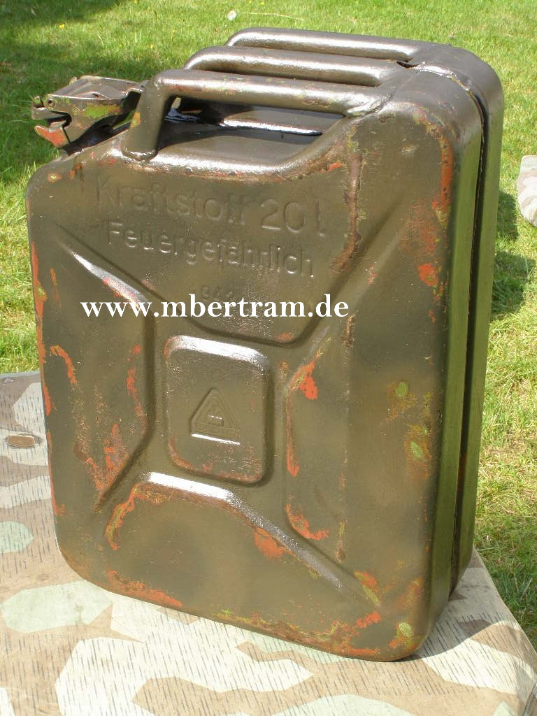 Wehrmacht Kraftstoff Kanister, grün,1942, M / Schwelm