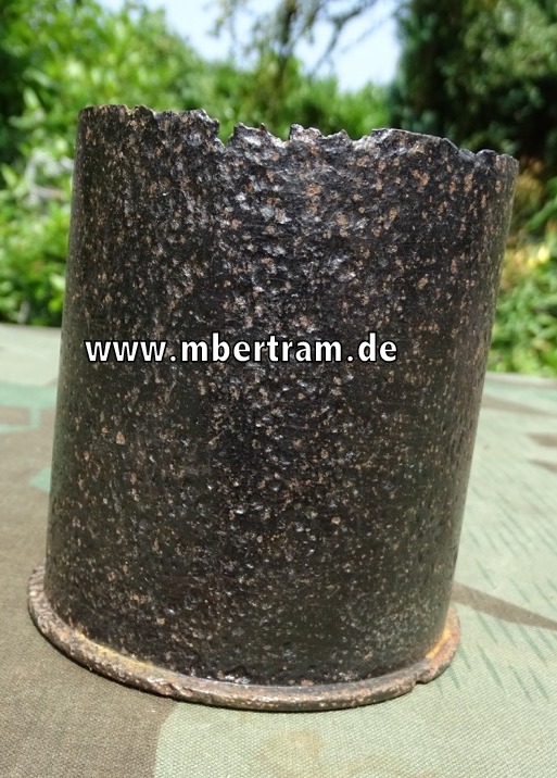 Eisen Kartusche / Hülse für das L.Inf. Geschütz 18, 1943, Hst.: auy