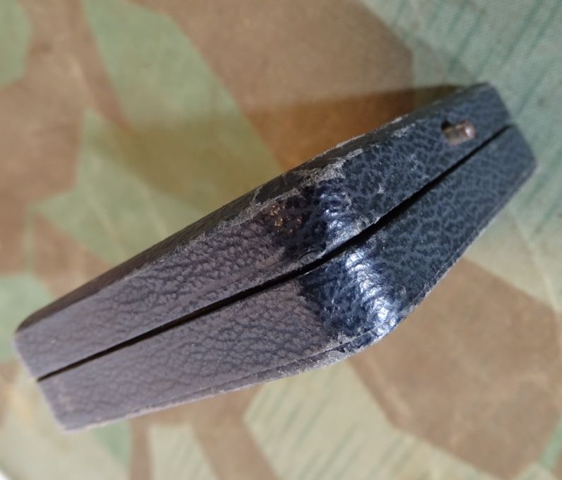 Eisernes Kreuz 1. Klasse 1914 mit Etui. Magnetischer Eisenkern, gewölbt, 800er Silberstempel