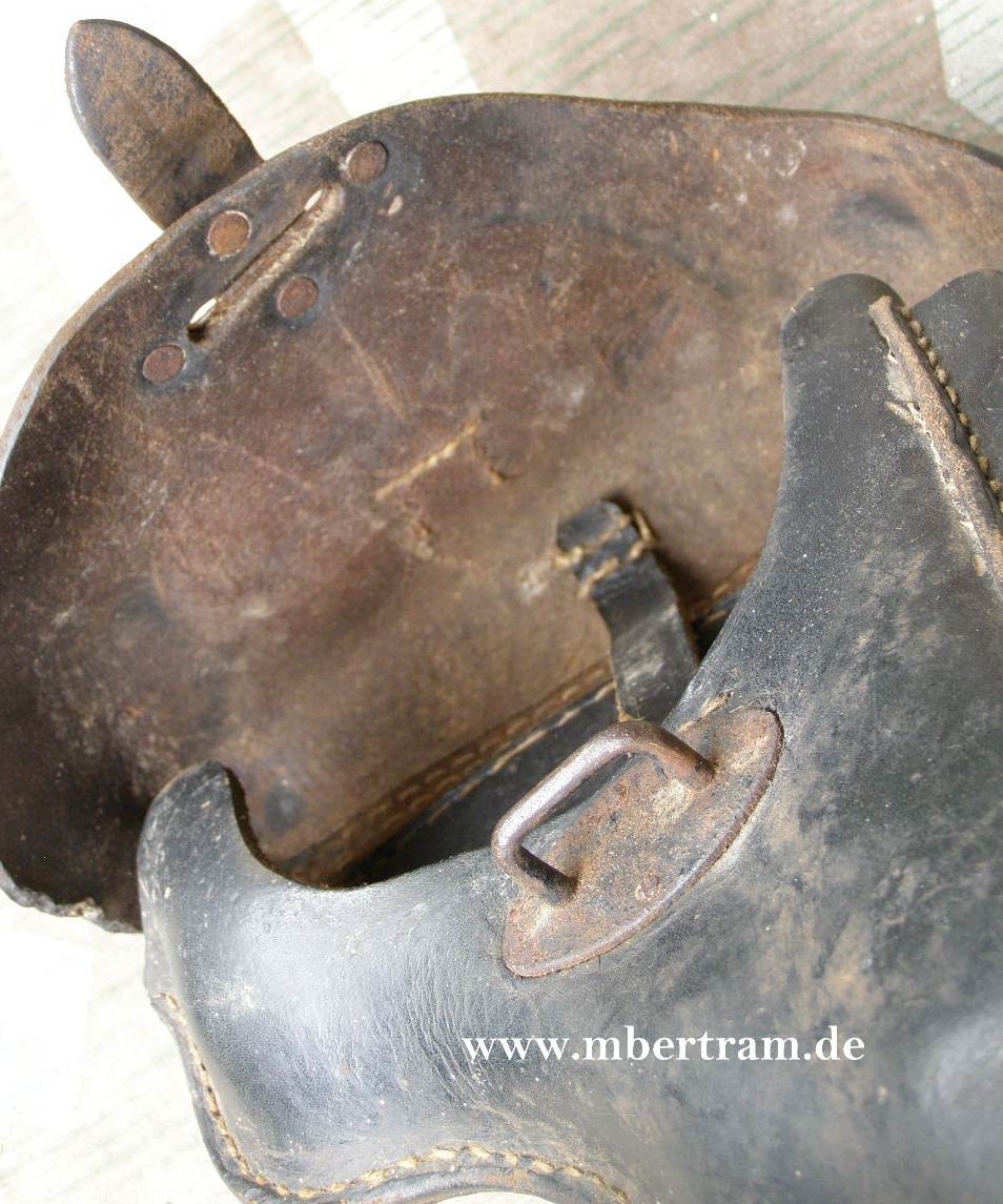 10242-8 Wehrmacht Pistolentasche P38, schwarzes Leder, 1943, WaA