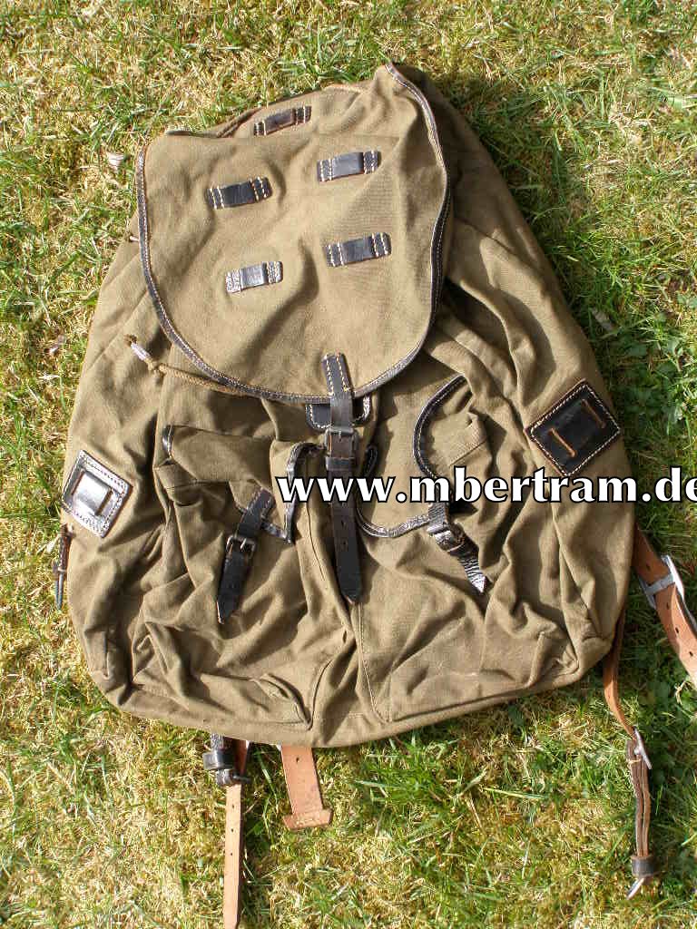 Wehrmacht / Waffen SS. Rucksack mit Riemen " hud 1944". Sehr schöner Zustand