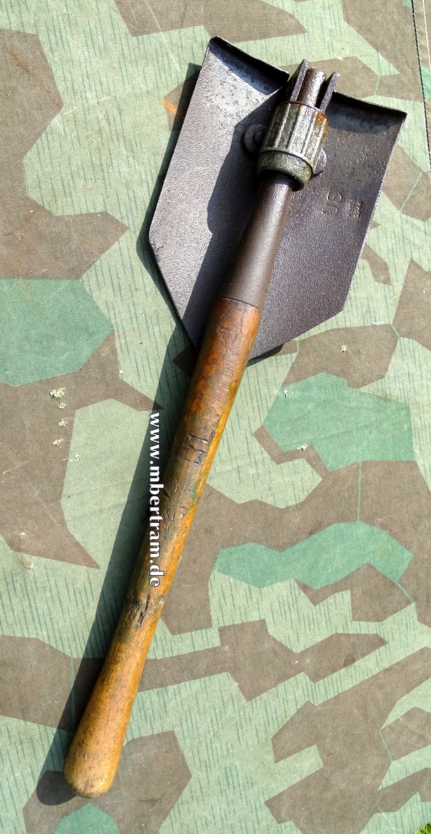US Klappspaten 2. Weltkrieg, M 43 mit Hersteller: " US, 1944"