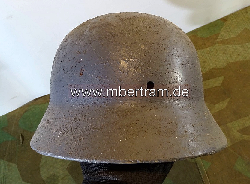 Wehrmachts Stahlhelm Glocke M 35 mit LW Adler 1. Modell. Restauriert