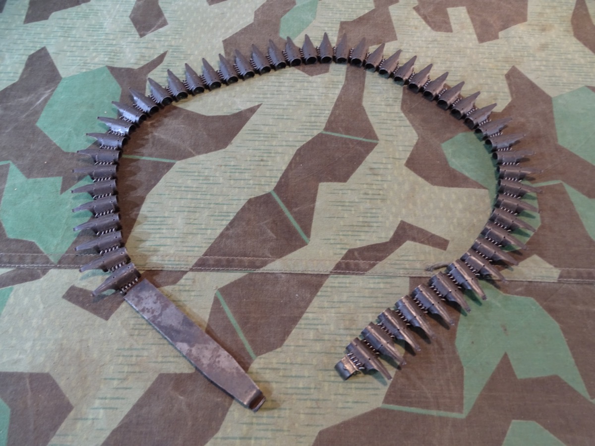 50 Schuss Gurtkette für MG 42 / MG 34 mit fest angebrachtem Einführstück. "cvo" Stocko 4.41