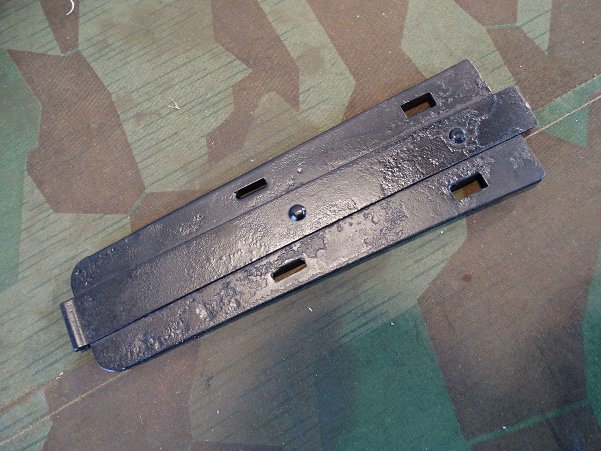 Boden Deckel für  2 cm Flak Magazin , Flak 30 / Flak 38, mit WaA und Herstellercode 