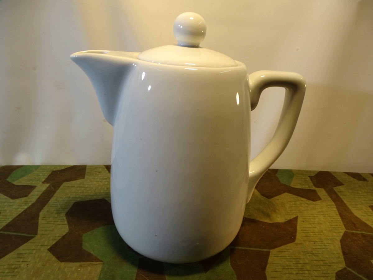 Grosse Luftwaffen Kaffekanne:" Luftwaffen Hoheitsadler/HK, FL.U.V. Plankenhammer Bavaria 1939" 