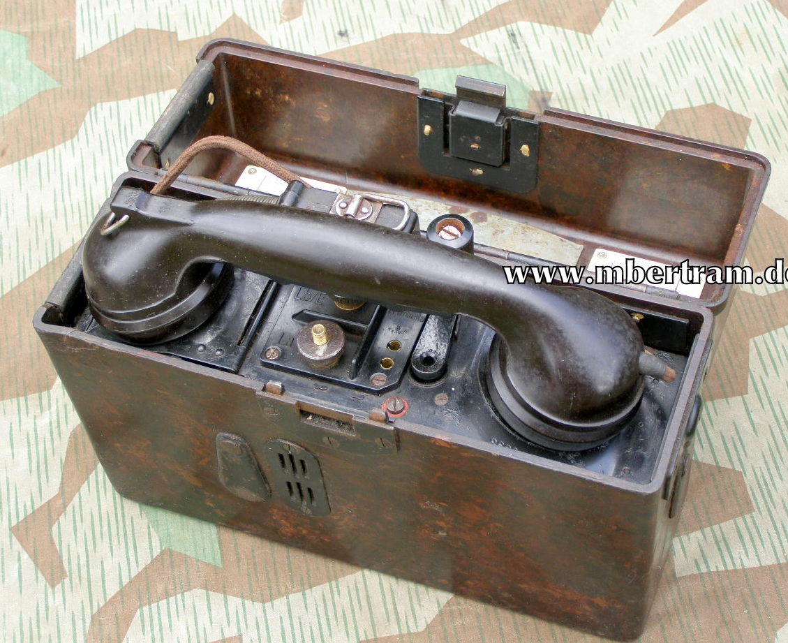 WH Spätes Feldtelefon 1944. Hörer, Gehäuse gestempelt