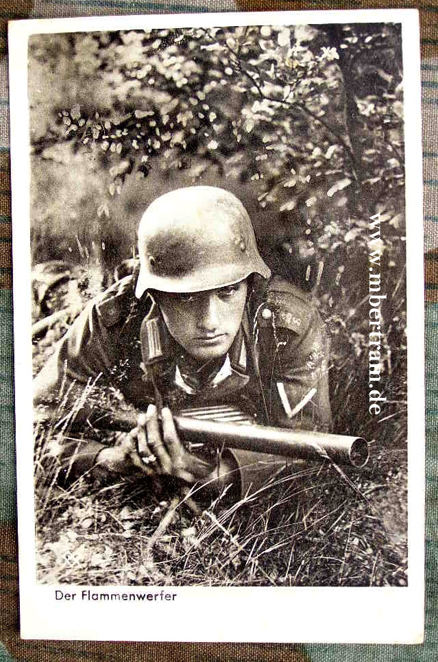 Propaganda Postkartenfoto," Der Flammenwerfer" 1940