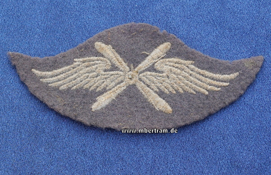 Ein Ärmelabzeichen Luftwaffe für fliegendes Personal.
