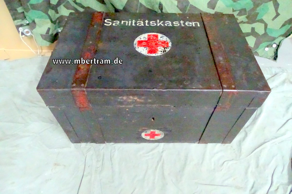 Sanitätskasten / Packkiste Wehrmacht, viel Originalfarbe, E&P 1940 WaA