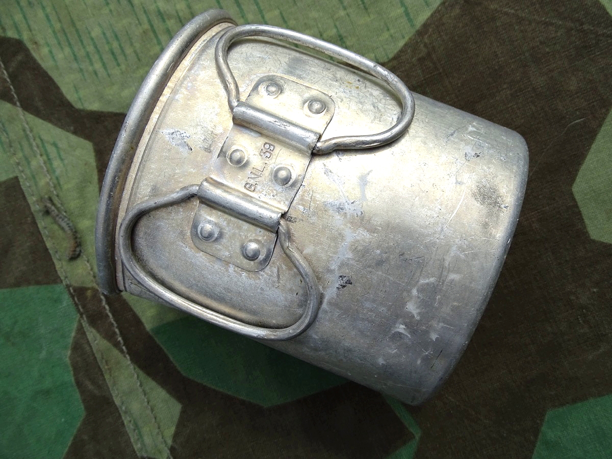 Feldflaschen Trinkbecher für HJ / Allg SS / NSKK / Parteimodell  " GNL 39" 
