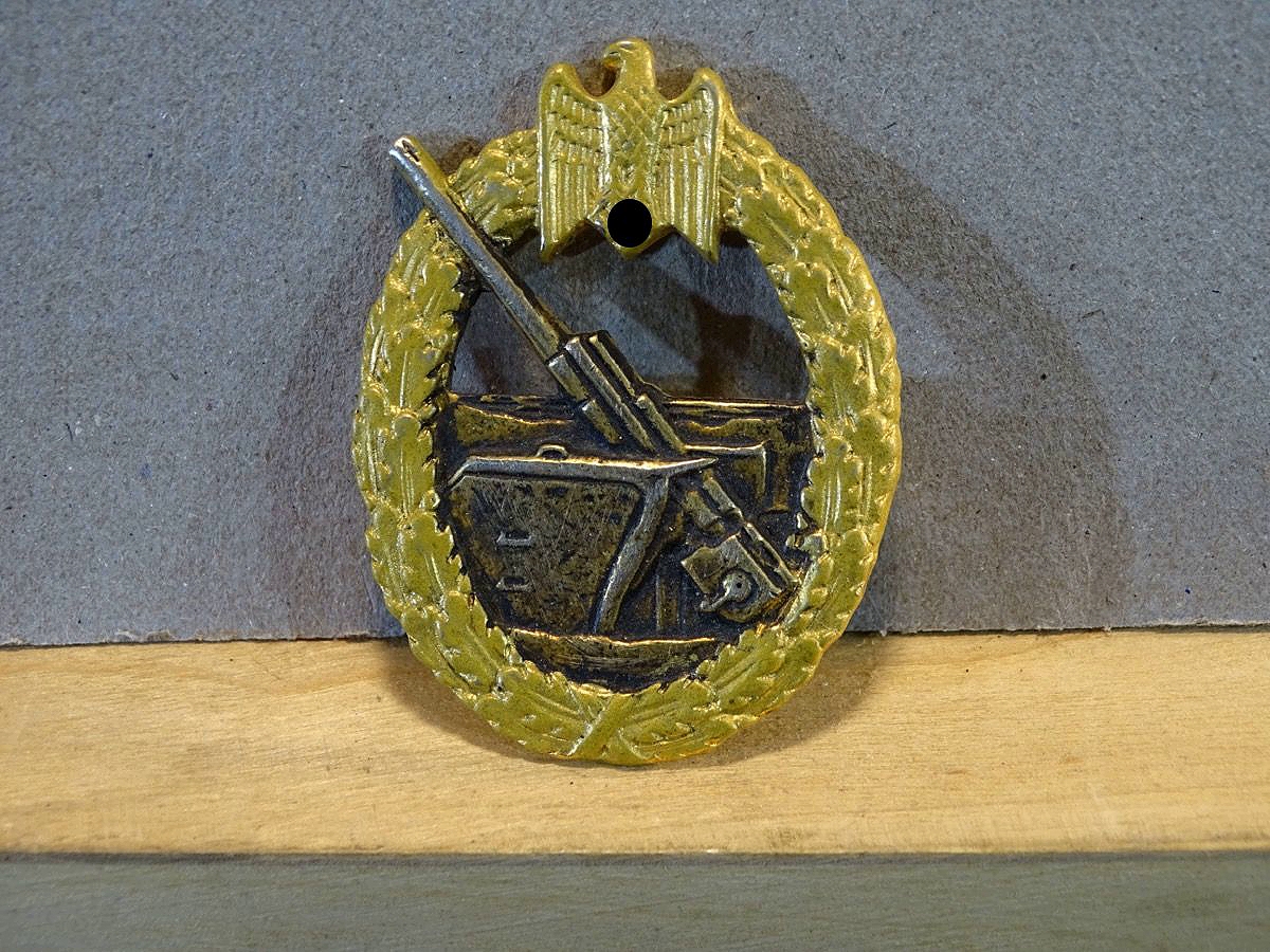 Replik: Küstenartillerie Kriegsabzeichen Herstellermarke FLL 43 ( Friedr. Linden Lüdenscheid)
