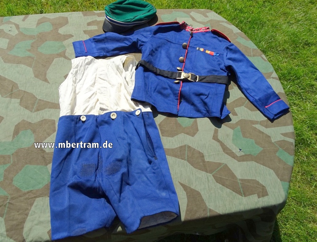 Kinder Uniform, preussisches, blaues Uniformtuch, Preussische Uniformknöpfe.