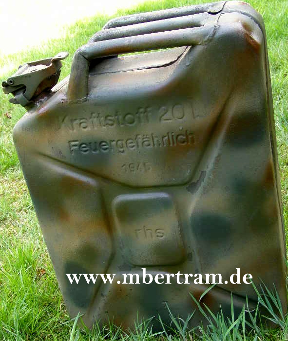 Wehrmacht Kraftstoff Kanister, Tarn farbe 1945, Code "rhs"