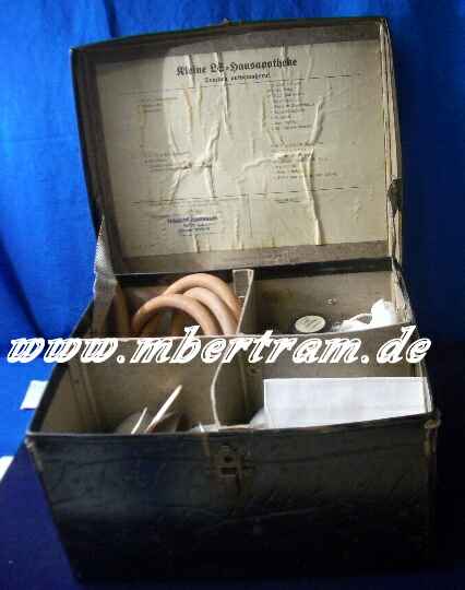 2257-1 " Kleine Luftschutz Hausapotheke" mit viel Inhalt