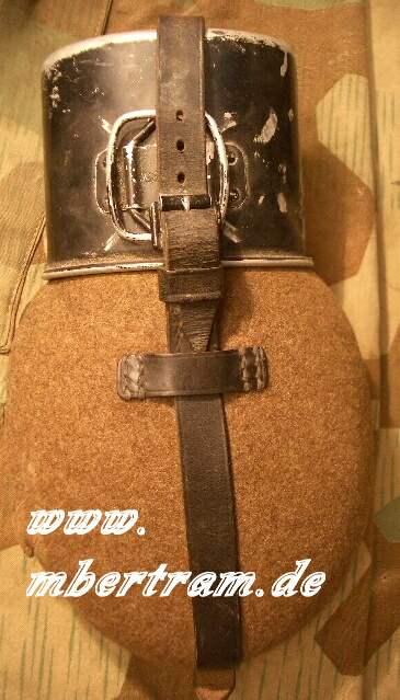Wehrmacht Feldflasche M 31, zusammengehriges St¸ck