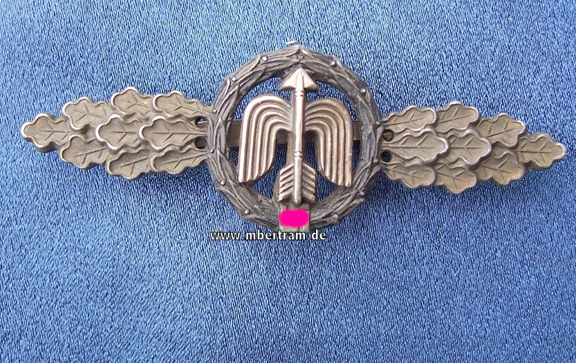 Frontflugspange für Nachtjäger in bronze