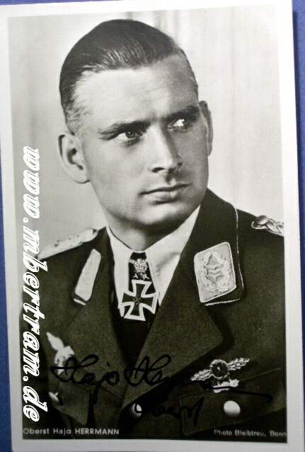 Originalsignatur Hajo HERRMANN, RK m. Eichenlaub u.Schw.