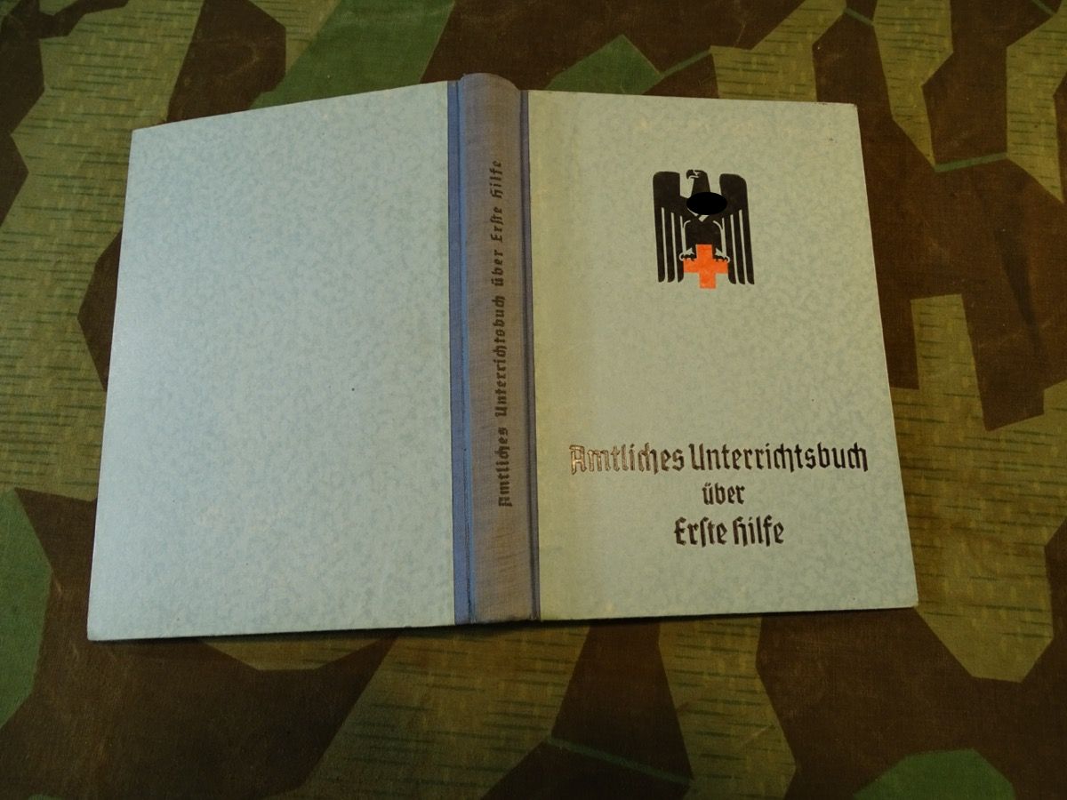 Amtliches Unterrichtsbuch über Erste Hilfe, 1939, 5. Auflage  263 S.