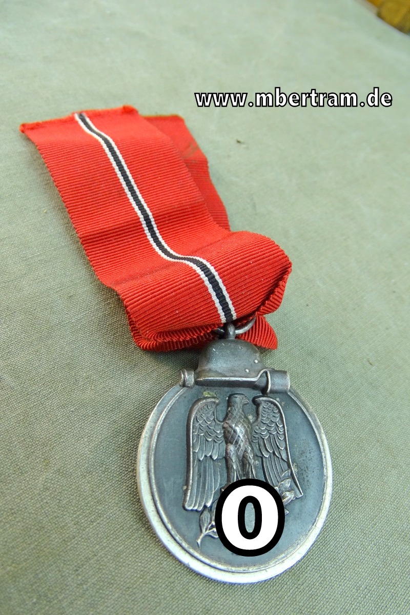 MEDAILLE WINTERSCHLACHT IM OSTEN 1941/42, MIT HERSTELLER:  "19 "