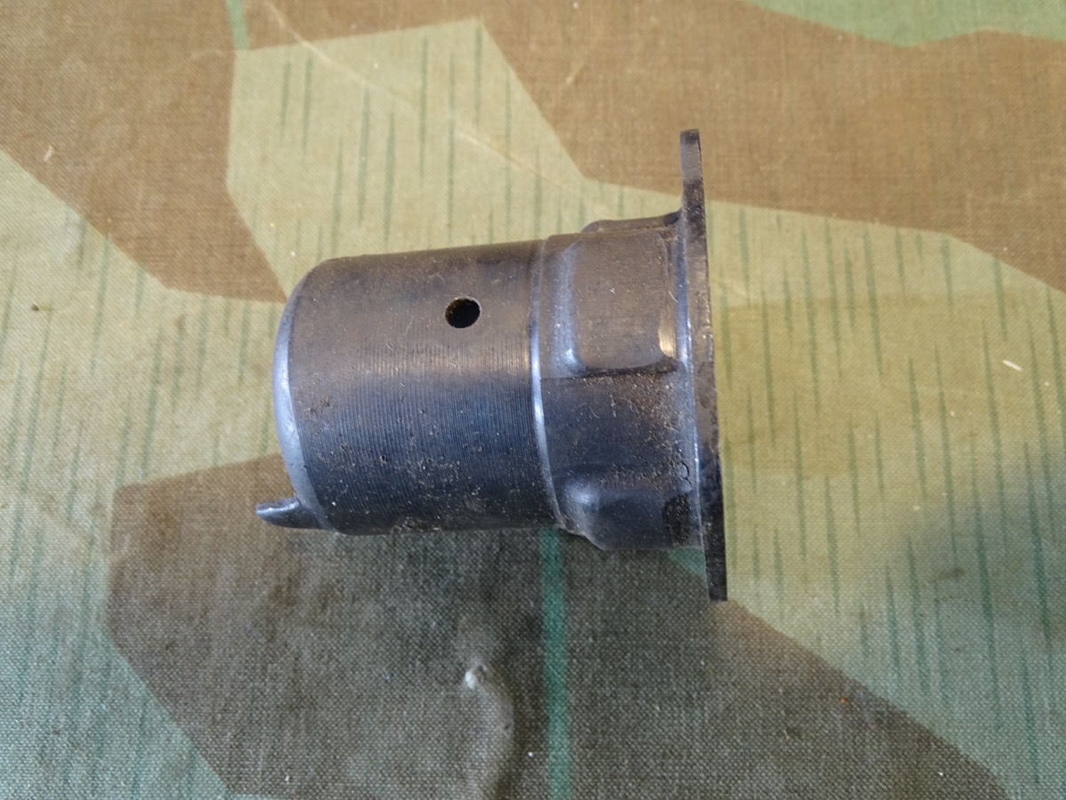 Waffenaufnahme Buchse für Kolben mit Drückerstift für MG 42 der Wehrmacht
